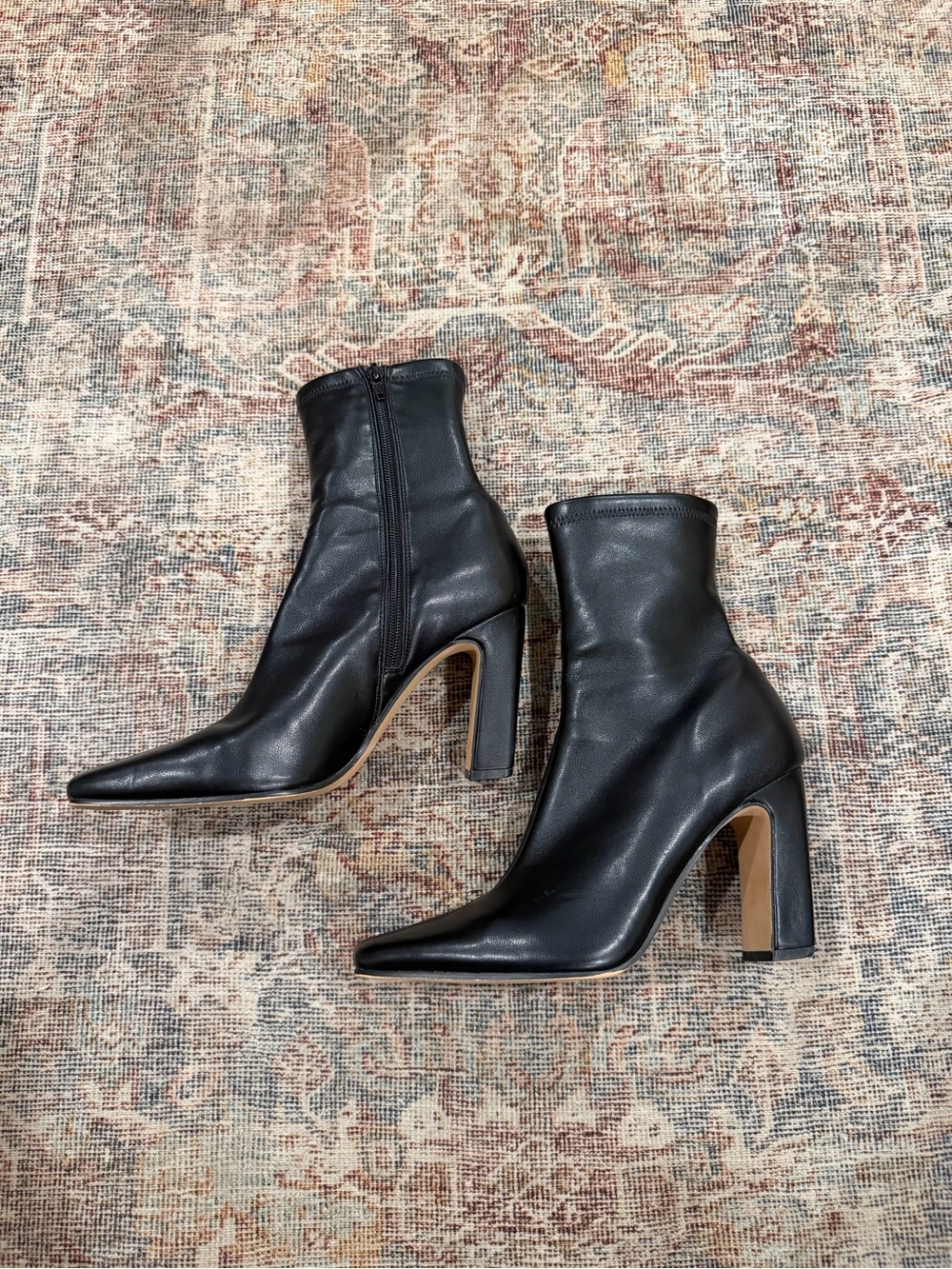 Worn once Steve Madden Vinka black square toed heeled bootie